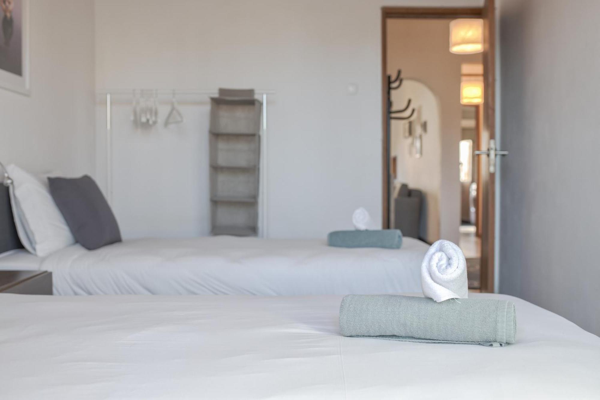 Ajuda Typical By Homing Apartment