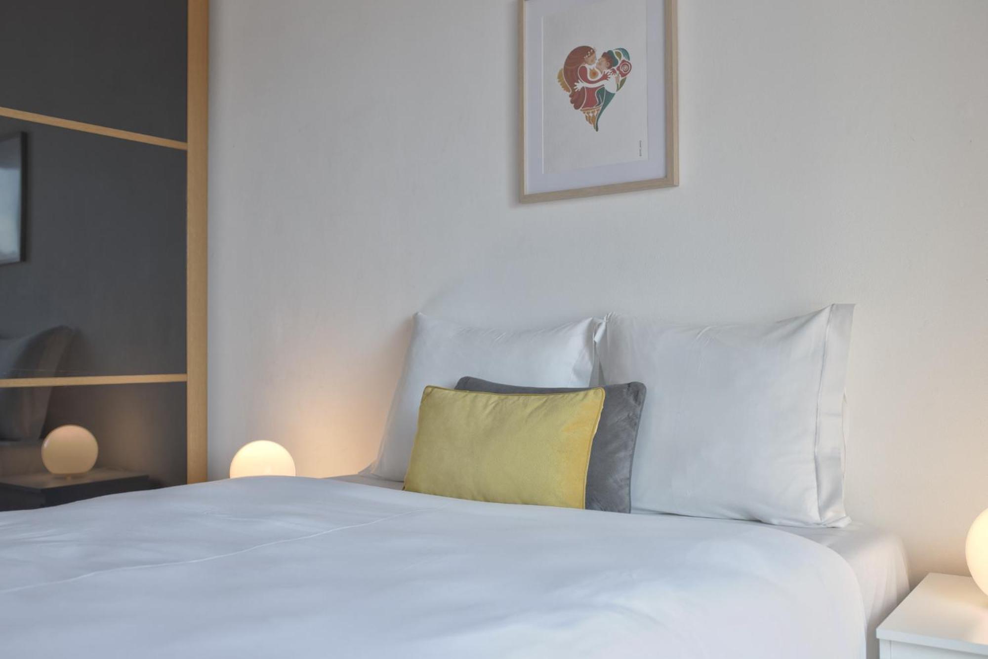 Apartment Ajuda Typical By Homing